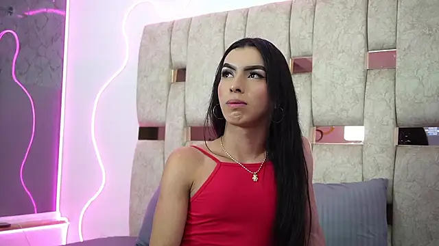 Fernanda thail  online show from March 15, 8:05 pm