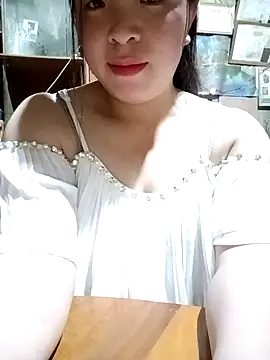 Snapshot of Lucky_girl_4 chatting on February 24, 2:51 pm Lucky girl 4 online show from February 24, 2:51 pm