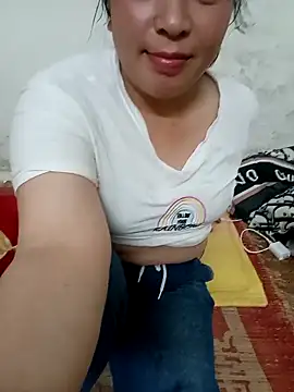 Snapshot of Lucky_girl_4 chatting on April 25, 1:14 pm Lucky girl 4 online show from April 25, 1:14 pm