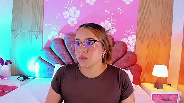 Sara colyn online show from February 26, 9:04 pm