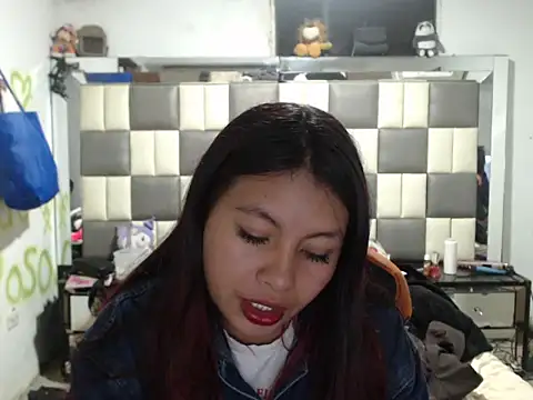 dulcecandy1919 online show from February 20, 5:15 am