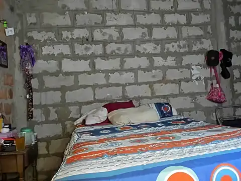 Snapshot of ale_sweet53 chatting on March 1, 4:45 am ale sweet53 online show from March 1, 4:45 am