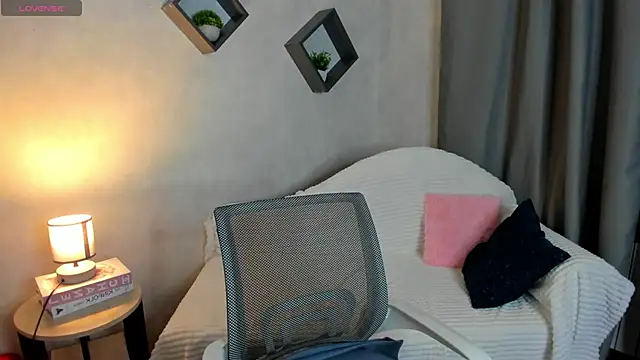 asti bubbles online show from April 8, 1:29 am