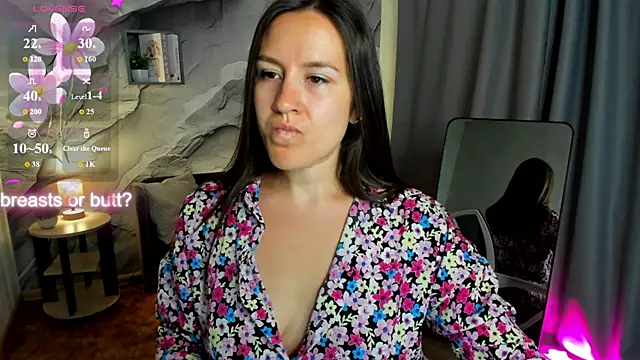 Snapshot of asti_bubbles chatting on July 6, 1:23 am asti bubbles online show from July 6, 1:23 am