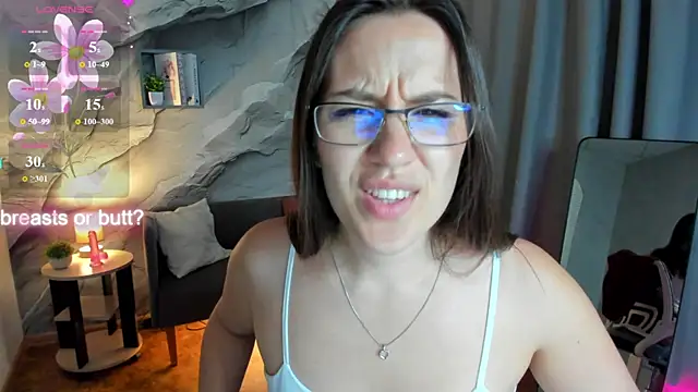Snapshot of asti_bubbles chatting on June 28, 1:34 am asti bubbles online show from June 28, 1:34 am