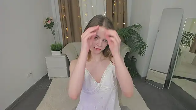 Snapshot of _Molly_Coy_ chatting on February 23, 7:42 am Molly Coy online show from February 23, 7:42 am