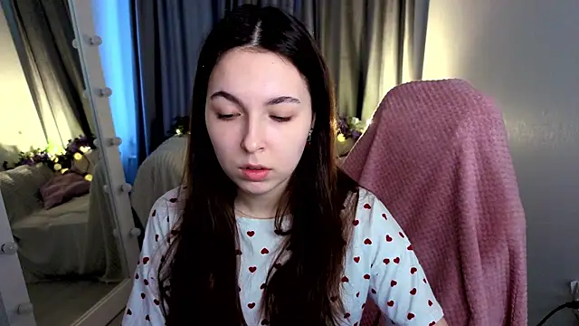 BellaThery online show from April 5, 5:14 am