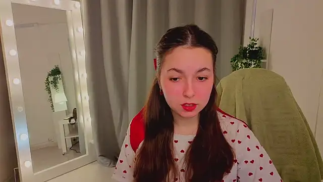 BellaThery online show from March 13, 5:12 am