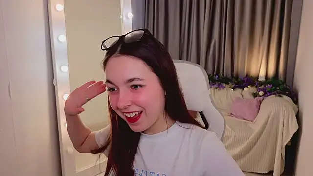 BellaThery online show from March 21, 5:19 am