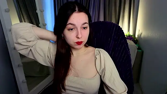 BellaThery online show from April 11, 5:15 am