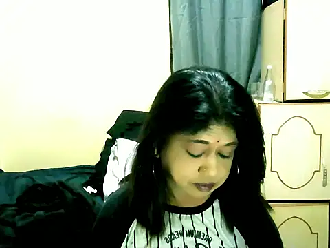 Snapshot of IndianPleasures21 chatting on May 14, 2:19 am IndianPleasures21 online show from May 14, 2:19 am