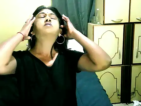 Snapshot of IndianPleasures21 chatting on May 29, 4:02 pm IndianPleasures21 online show from May 29, 4:02 pm