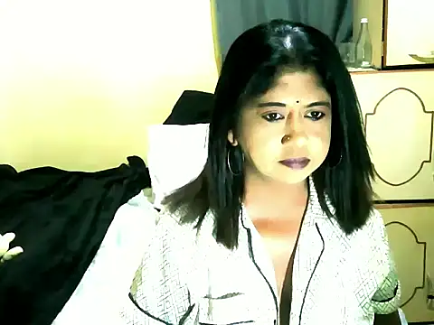 Snapshot of IndianPleasures21 chatting on May 11, 6:27 pm IndianPleasures21 online show from May 11, 6:27 pm