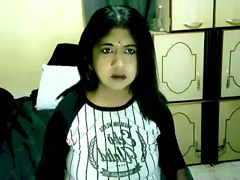 Snapshot of IndianPleasures21 chatting on June 1, 6:51 pm IndianPleasures21 online show from June 1, 6:51 pm