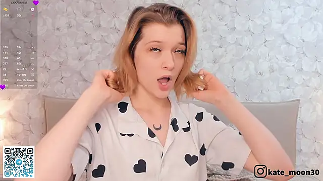 CleopatraHabibi online show from March 9, 7:23 am