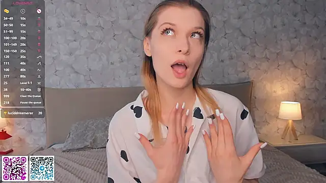 CleopatraHabibi online show from March 28, 7:20 am