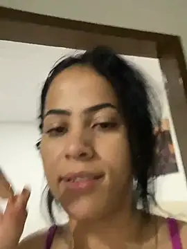Snapshot of Issis2000 chatting on July 18, 1:03 am Issis2000 online show from July 18, 1:03 am