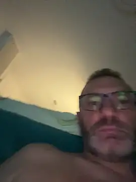 Snapshot of ivandotato23 chatting on June 18, 8:47 pm ivandotato23 online show from June 18, 8:47 pm