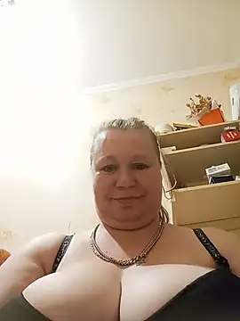 Snapshot of KiraStanton chatting on June 19, 11:31 pm KiraStanton online show from June 19, 11:31 pm