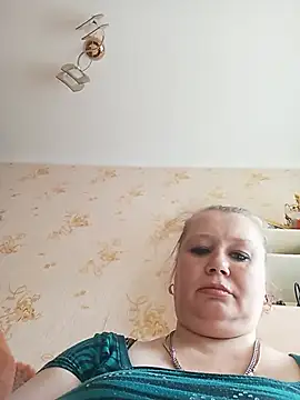 Snapshot of KiraStanton chatting on July 9, 1:43 pm KiraStanton online show from July 9, 1:43 pm