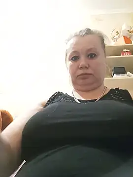 Snapshot of KiraStanton chatting on July 14, 5:52 pm KiraStanton online show from July 14, 5:52 pm