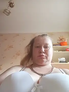 Snapshot of KiraStanton chatting on May 26, 5:11 pm KiraStanton online show from May 26, 5:11 pm