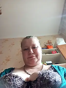 Snapshot of KiraStanton chatting on May 14, 2:14 pm KiraStanton online show from May 14, 2:14 pm