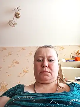 Snapshot of KiraStanton chatting on May 3, 11:47 am KiraStanton online show from May 3, 11:47 am