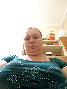 Snapshot of KiraStanton chatting on May 13, 9:22 pm KiraStanton online show from May 13, 9:22 pm