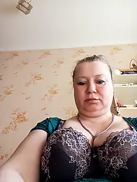 Snapshot of KiraStanton chatting on April 28, 12:42 pm KiraStanton online show from April 28, 12:42 pm