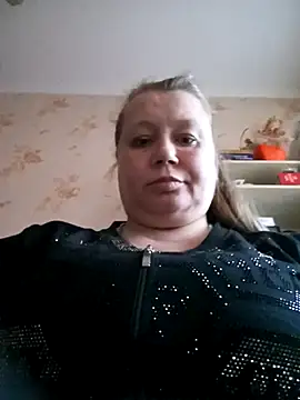 Snapshot of KiraStanton chatting on April 23, 3:02 am KiraStanton online show from April 23, 3:02 am