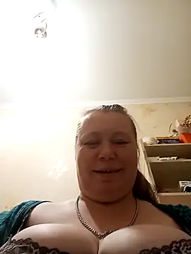 Snapshot of KiraStanton chatting on May 3, 11:52 pm KiraStanton online show from May 3, 11:52 pm