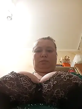 Snapshot of KiraStanton chatting on May 4, 5:49 pm KiraStanton online show from May 4, 5:49 pm