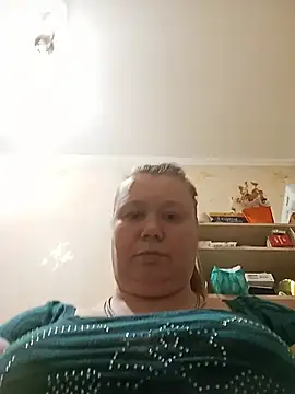 Snapshot of KiraStanton chatting on June 1, 8:41 pm KiraStanton online show from June 1, 8:41 pm