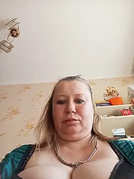 Snapshot of KiraStanton chatting on May 31, 12:33 pm KiraStanton online show from May 31, 12:33 pm