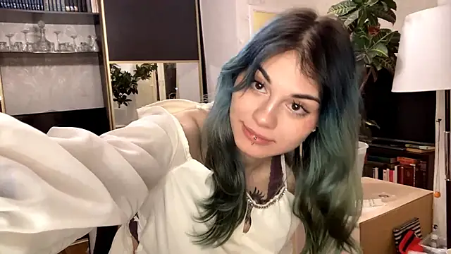 Snapshot of Emmibrilson chatting on February 20, 2:19 pm Emmibrilson online show from February 20, 2:19 pm