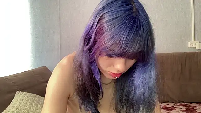 Emmibrilson online show from March 14, 11:05 am