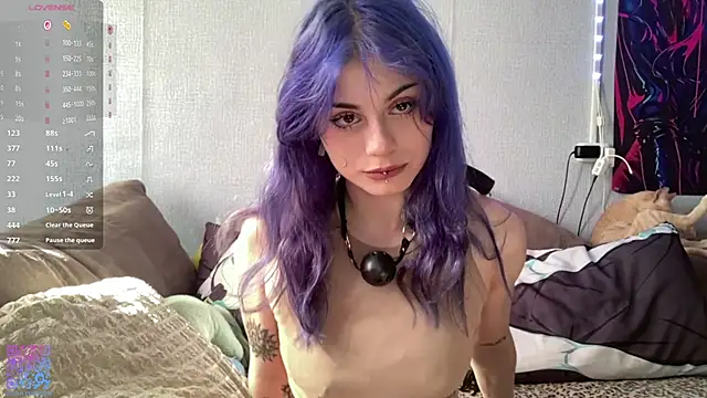 Snapshot of Emmibrilson chatting on June 12, 12:47 pm Emmibrilson online show from June 12, 12:47 pm