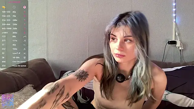Emmibrilson online show from May 27, 1:18 pm
