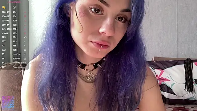 Snapshot of Emmibrilson chatting on June 7, 11:37 am Emmibrilson online show from June 7, 11:37 am