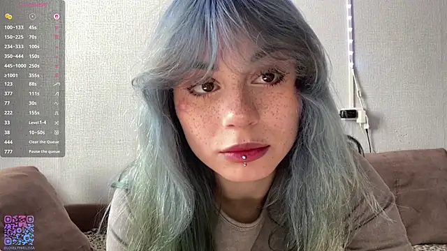 Emmibrilson online show from May 3, 10:20 am