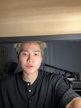 Snapshot of A-Markk chatting on February 26, 2:39 pm A-Markk online show from February 26, 2:39 pm