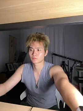 Snapshot of A-Markk chatting on February 28, 1:22 pm A-Markk online show from February 28, 1:22 pm