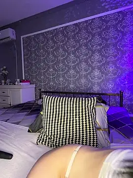 Olivia Noor online show from March 29, 6:42 pm