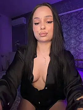 Olivia Noor online show from May 18, 6:23 pm