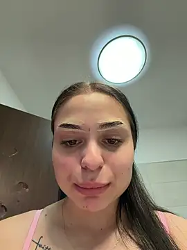 Snapshot of Olivia_Noor chatting on June 19, 7:20 pm Olivia Noor online show from June 19, 7:20 pm