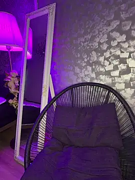 Olivia Noor online show from April 20, 4:41 pm