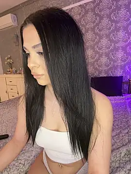 Olivia Noor online show from March 16, 9:39 pm