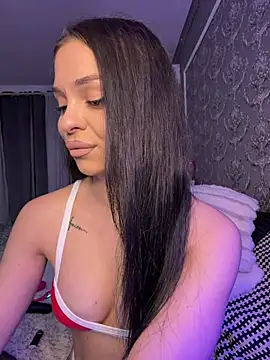 Snapshot of Olivia_Noor chatting on July 11, 8:53 pm Olivia Noor online show from July 11, 8:53 pm