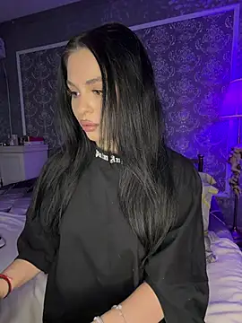 Olivia Noor online show from April 5, 6:20 am